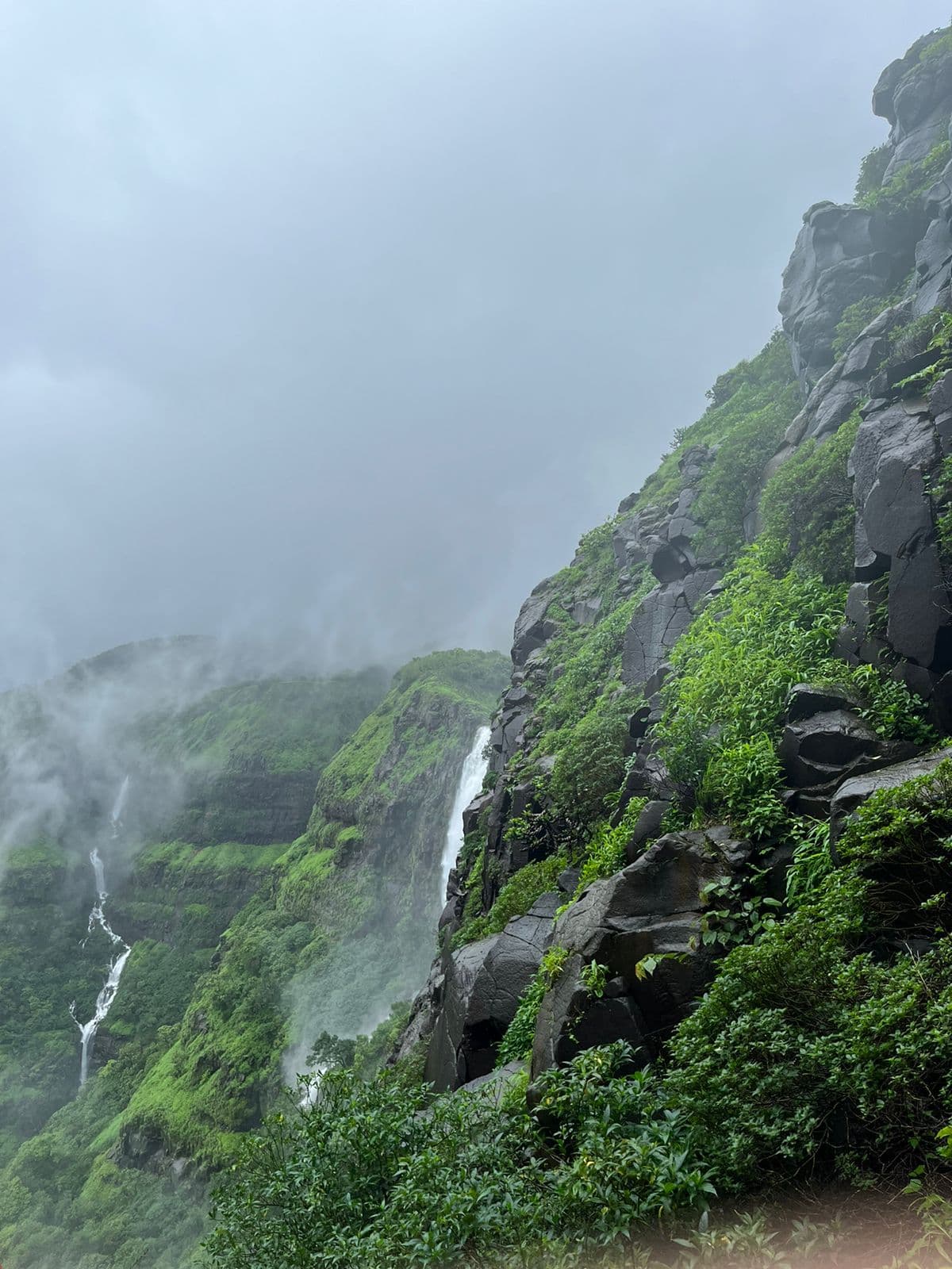 Lingya Waterfall Trek