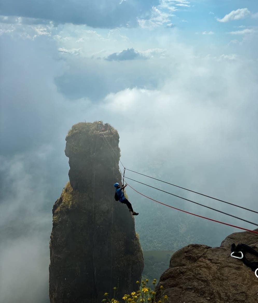 Jivdhan Fort Rapelling